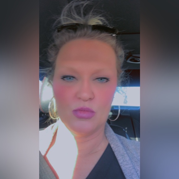 Meet your Posher, Gina - Picture 5 of 15